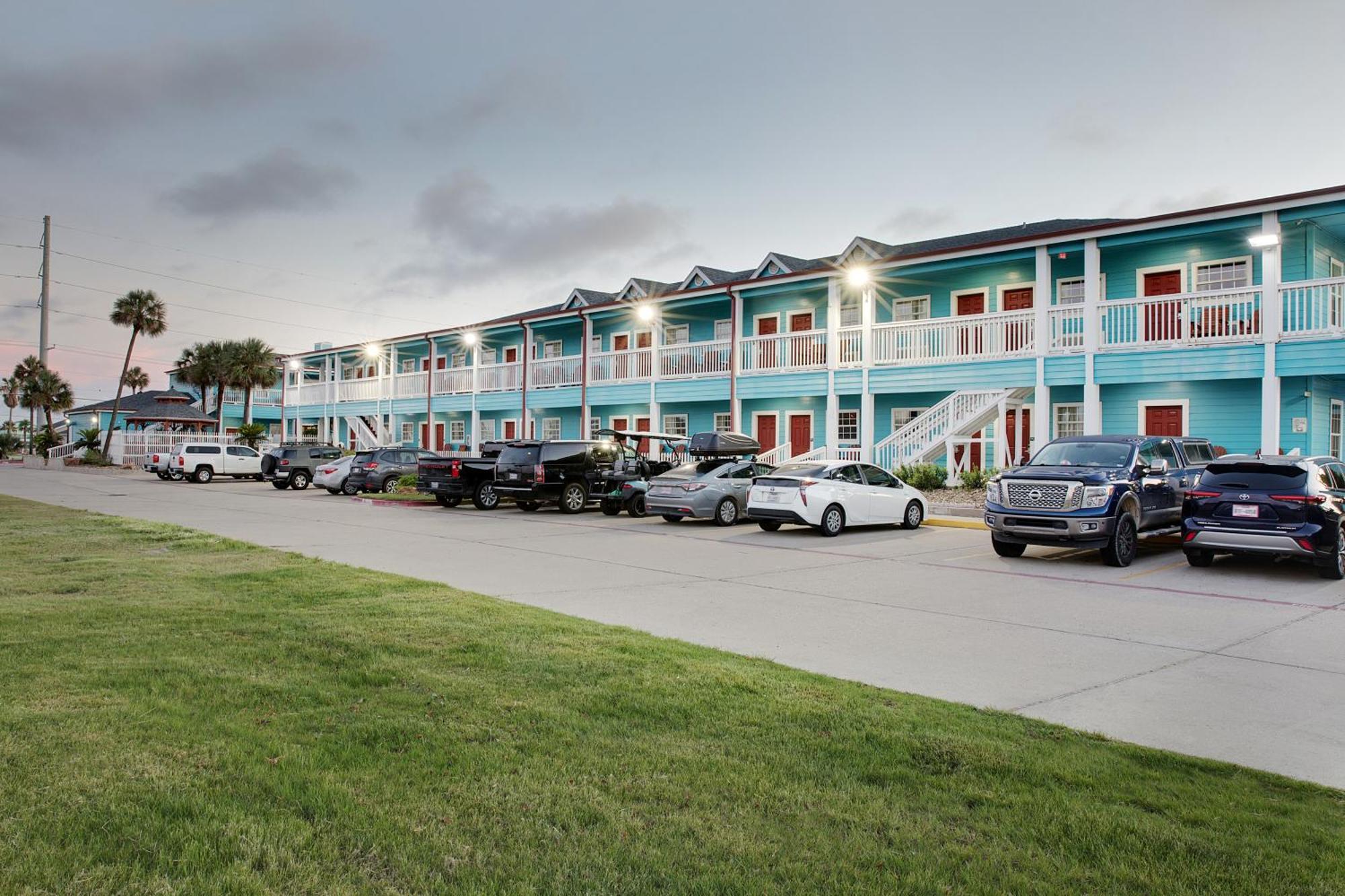 Plantation Suites And Conference Center Port Aransas Exterior photo