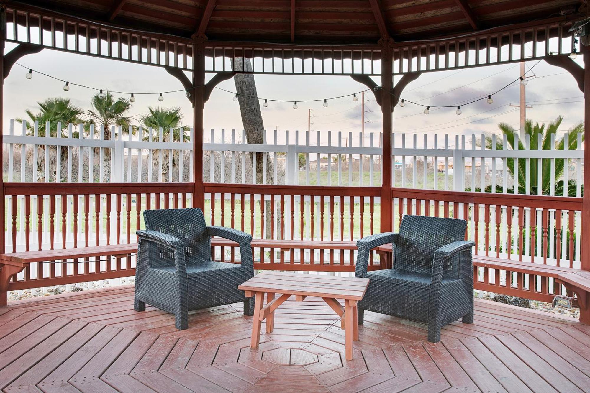 Plantation Suites And Conference Center Port Aransas Exterior photo